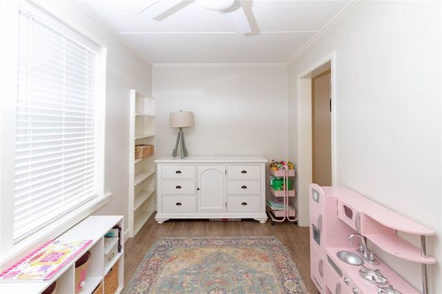 4607 Pine Street, Bellaire, TX 77401