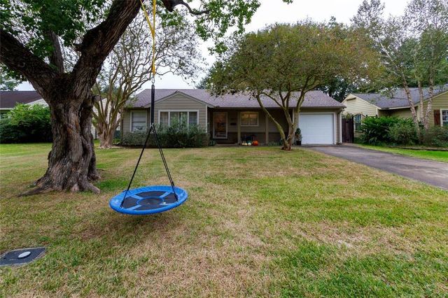 4607 Pine Street, Bellaire, TX 77401
