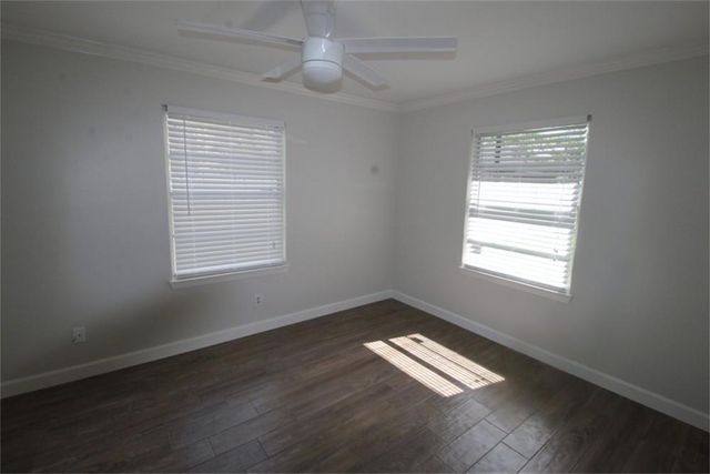 4607 Pine Street, Bellaire, TX 77401