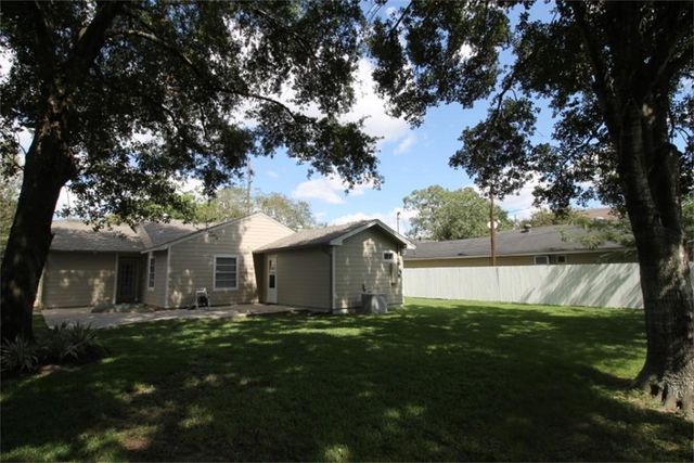 4607 Pine Street, Bellaire, TX 77401