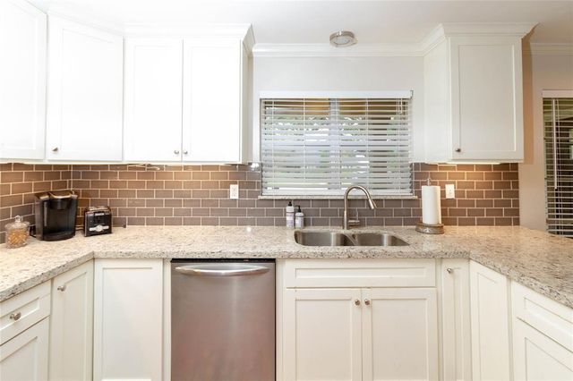 4607 Pine Street, Bellaire, TX 77401