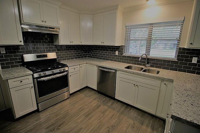 4607 Pine Street, Bellaire, TX 77401