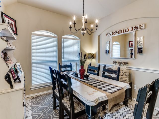 6811 Shore Breeze Court, Arlington, TX 76016