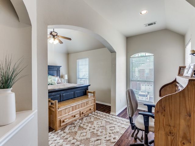 6811 Shore Breeze Court, Arlington, TX 76016