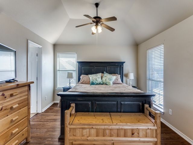 6811 Shore Breeze Court, Arlington, TX 76016