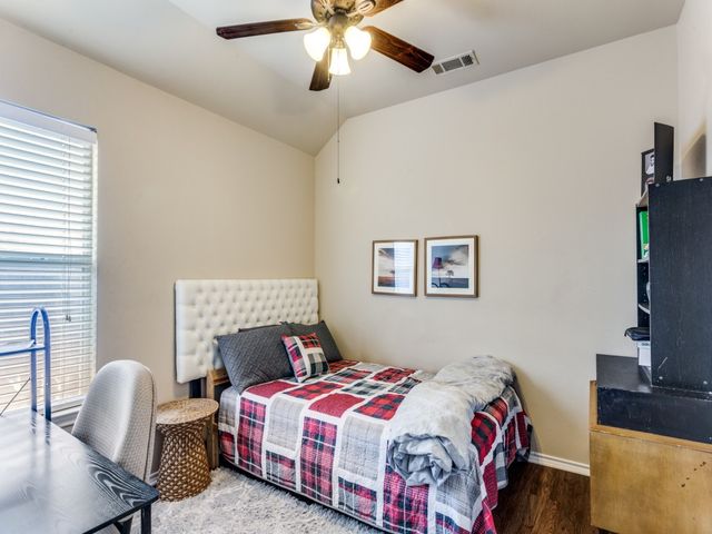 6811 Shore Breeze Court, Arlington, TX 76016