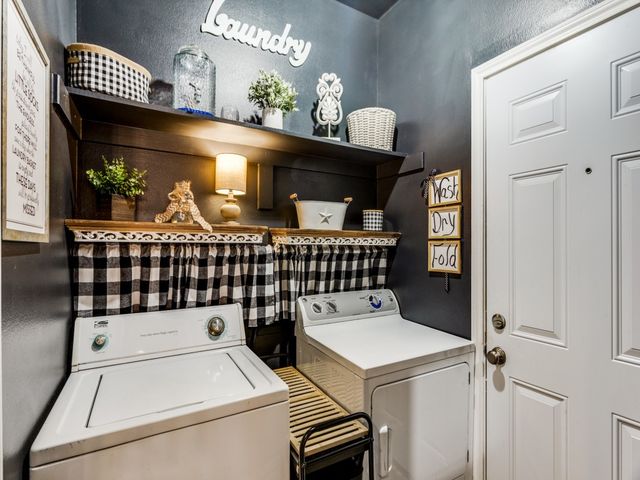 6811 Shore Breeze Court, Arlington, TX 76016