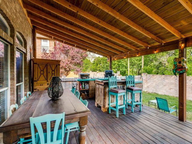 6811 Shore Breeze Court, Arlington, TX 76016