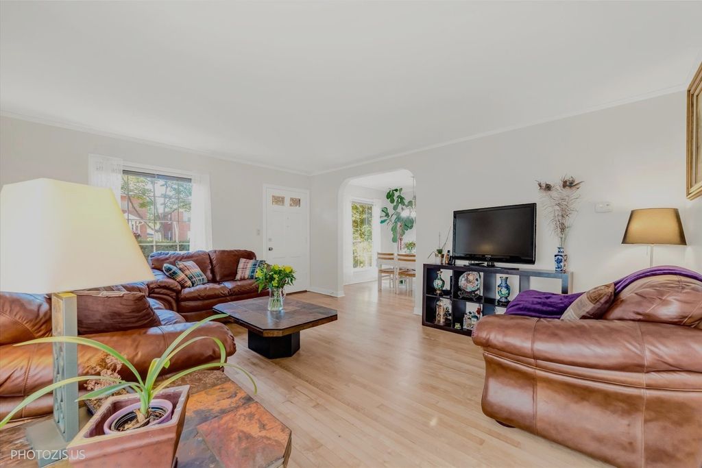 8217 Laramie Avenue, Skokie, IL 60077 — photo 5