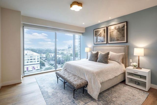 2047 Westcreek Lane 1004, Houston, TX 77027