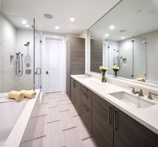 2047 Westcreek Lane 1004, Houston, TX 77027