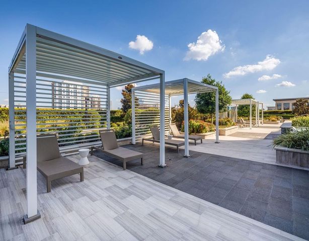 2047 Westcreek Lane 1004, Houston, TX 77027