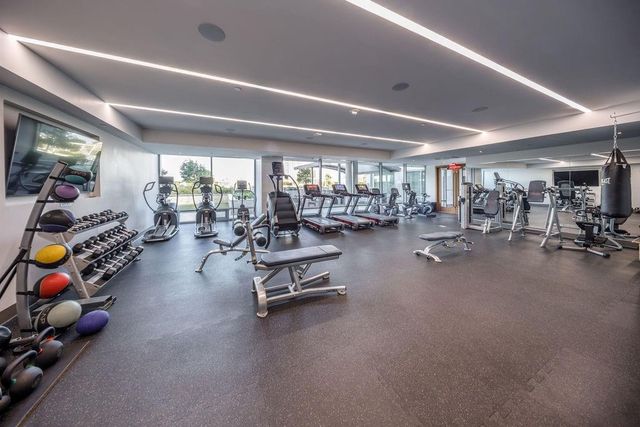 2047 Westcreek Lane 1004, Houston, TX 77027