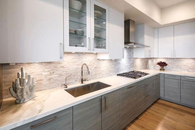 2047 Westcreek Lane 1004, Houston, TX 77027