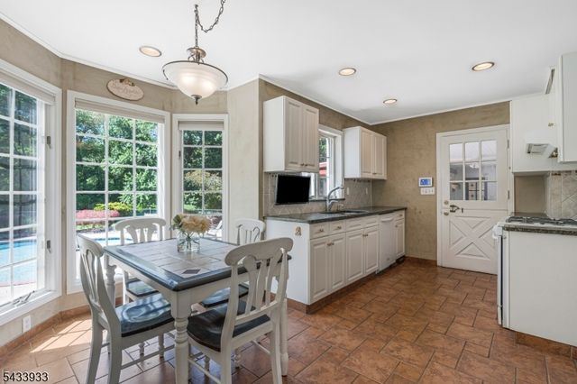 487 Knollwood Dr, Bridgewater Twp., NJ 08807