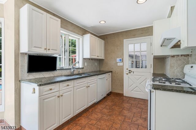 487 Knollwood Dr, Bridgewater Twp., NJ 08807
