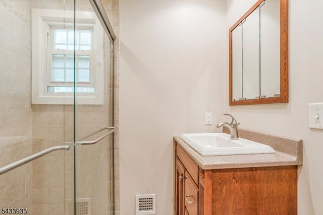 487 Knollwood Dr, Bridgewater Twp., NJ 08807