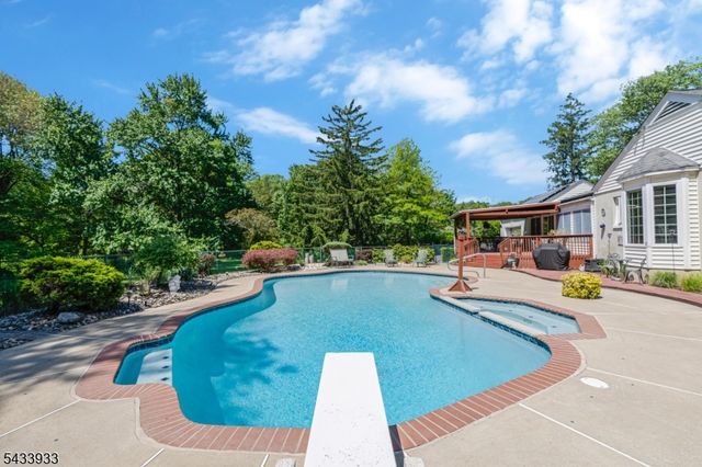487 Knollwood Dr, Bridgewater Twp., NJ 08807