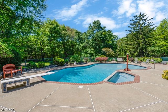 487 Knollwood Dr, Bridgewater Twp., NJ 08807