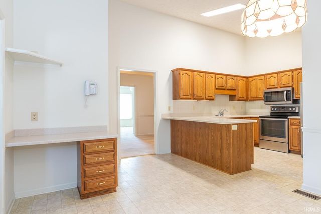 1009 E Sherbrooke Drive, Bloomington, IN 47401