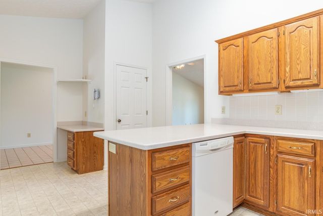 1009 E Sherbrooke Drive, Bloomington, IN 47401