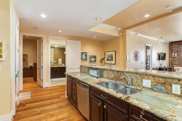 2207 Postoffice Street 420, Galveston, TX 77550