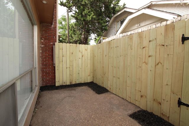 1731 Commonwealth Street, Houston, TX 77006