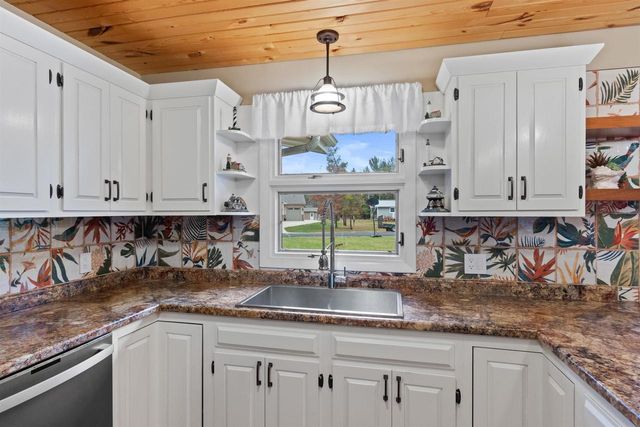 865 Richmond Way, Nekoosa, WI 54457