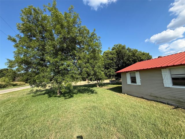 902 Grimes Road, Mineral Wells, TX 76067