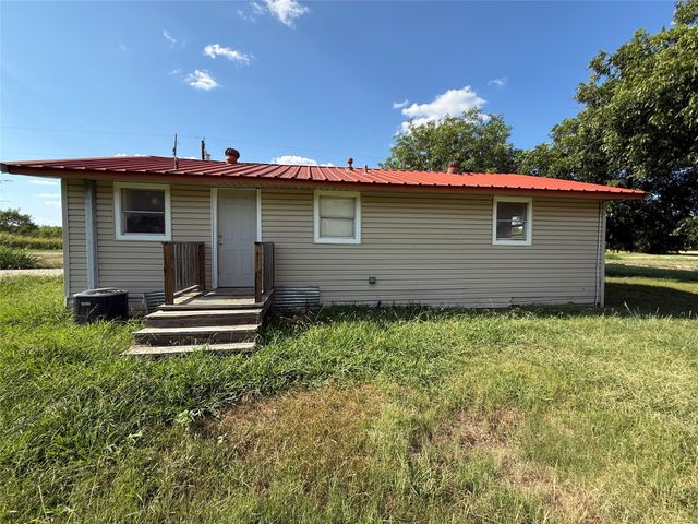 902 Grimes Road, Mineral Wells, TX 76067