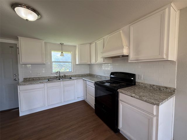 902 Grimes Road, Mineral Wells, TX 76067