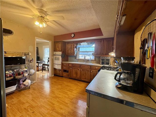 5727 Nogard Avenue, Kansas City, KS 66104