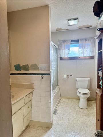 5727 Nogard Avenue, Kansas City, KS 66104