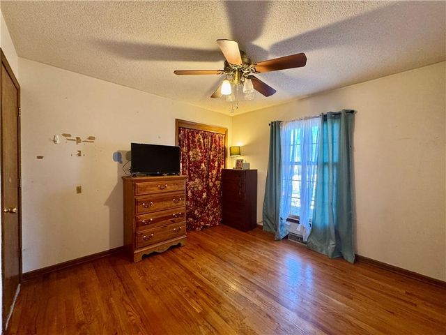 5727 Nogard Avenue, Kansas City, KS 66104