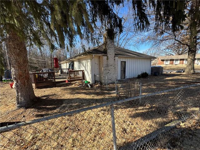 5727 Nogard Avenue, Kansas City, KS 66104