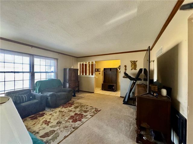 5727 Nogard Avenue, Kansas City, KS 66104