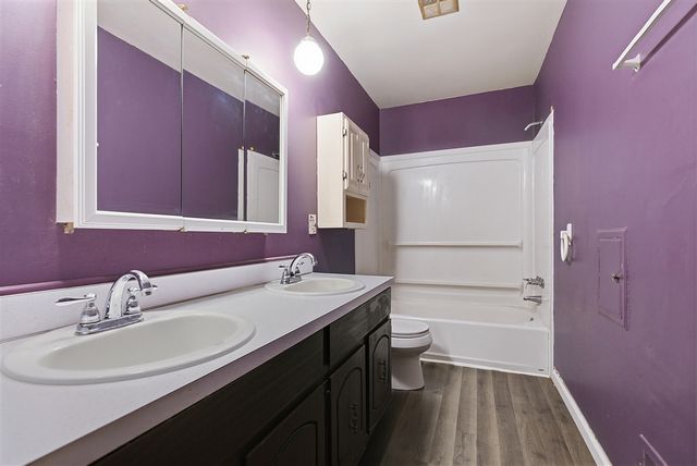 12111 Inkster Road, Livonia, MI 48150