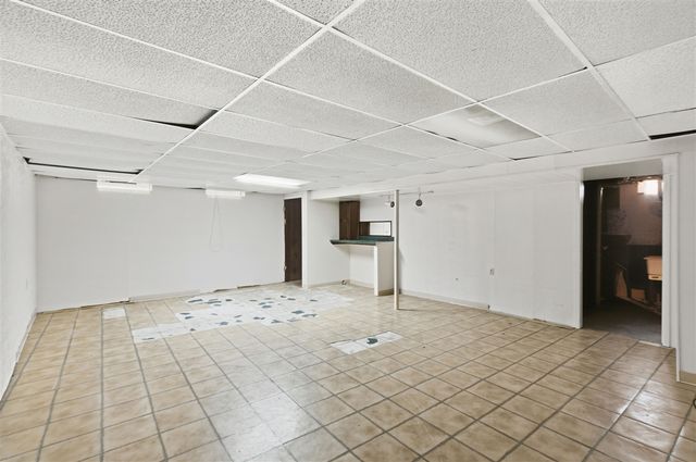 12111 Inkster Road, Livonia, MI 48150