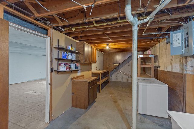 12111 Inkster Road, Livonia, MI 48150