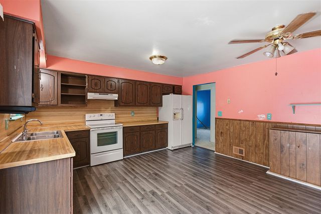 12111 Inkster Road, Livonia, MI 48150