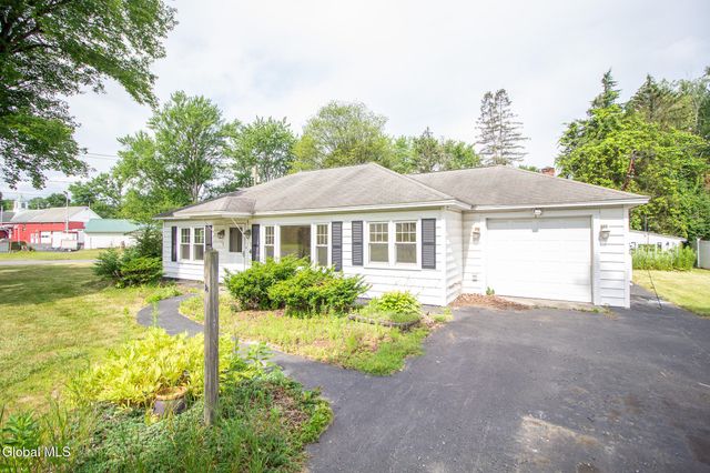 4 Weiser Street, Bethlehem, NY 12077