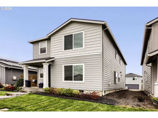 1870 SMITH Dr, Woodburn, OR 97071