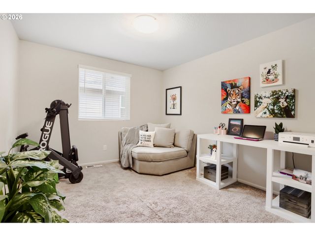 1870 SMITH Dr, Woodburn, OR 97071