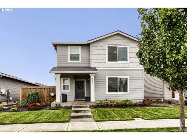 1870 SMITH Dr, Woodburn, OR 97071