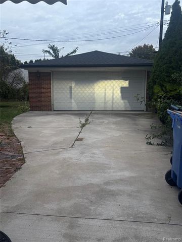 12958 Geoffry Drive, Warren, MI 48088