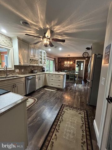 14 MINNIE HA HA RD, Albrightsville, PA 18210