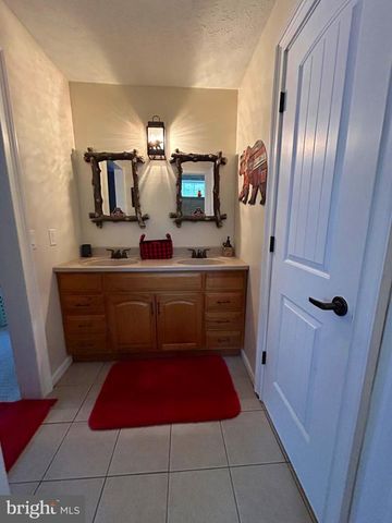 14 MINNIE HA HA RD, Albrightsville, PA 18210