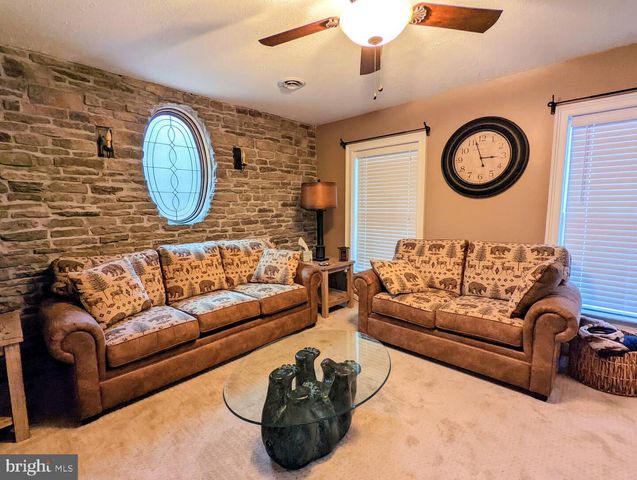 14 MINNIE HA HA RD, Albrightsville, PA 18210