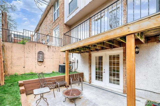 1169 Rue La Ville Walk 1169, Creve Coeur, MO 63141