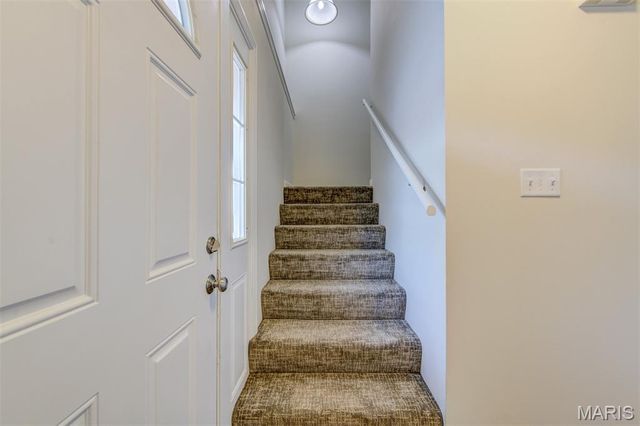 1169 Rue La Ville Walk 1169, Creve Coeur, MO 63141
